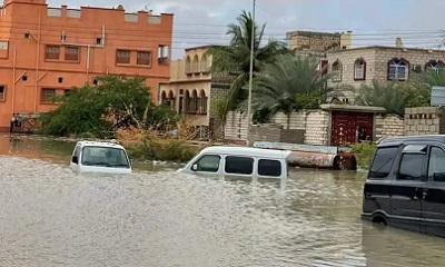 عشرات البيوت تحاصرها الأمطار بمدينة الشحر و السلطة ترفع نداء استغاثة