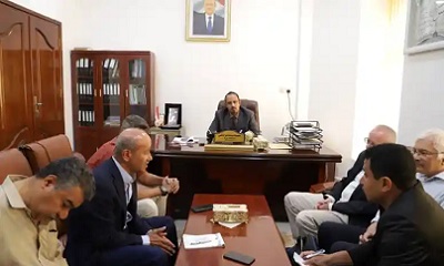 محافظ حضرموت يبحث مع فريق خبراء محلي وأجنبي دراسات فنية لمشاريع للطاقة المتجددة وحلول وبدائل لإنتاج الطاقة