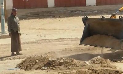 إزالة مخلفات الأمطار والسيول من شوارع مدينة القطن وضواحيها 