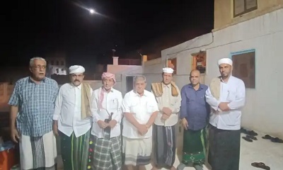 مدير عام مصلحة شئون القبائل بساحل حضرموت وبرفقته أعضاء لجنة إصلاح ذات البين بالمحافظه في زيارة للمنصب الشيخ أحمد بن صالح العمودي