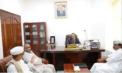 المحافظ بن ماضي يتدارس مع لجنة إصلاح ذات البين عددًا من القضايا لتحقيق الوفاق وتوطيد التكافل الاجتماعي