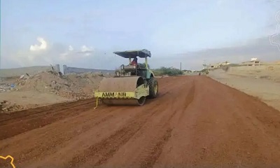بتمويل صندوق صيانة الطرق .. استمرار الاعمال بشارع الستين في حضرموت