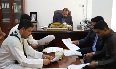 محافظ حضرموت يرعى التوقيع على عقود لمشاريع تعزيز الأمن المائي لمدينة المكلا