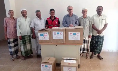 المؤسسة المحلية للمياه والصرف الصحي بوادي حضرموت تتسلم محاليل مختبريه من الهلال الأحمر