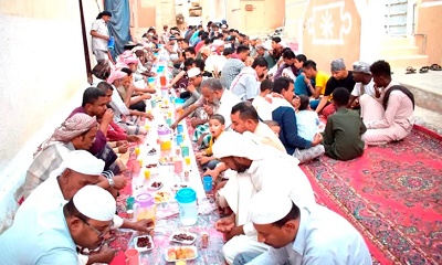 في اجواء سادها المحبة والتآخي اهالي حافة جامع سميح الجنوبية بسحيل سيئون يقيمون وجبة افطار وعشاء وامسية رمضانية