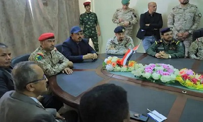 محافظ حضرموت يتفقّد ميناء منفذ الوديعة البري ويرأس اجتماعًا بالمعنيين بحضور الأشقاء