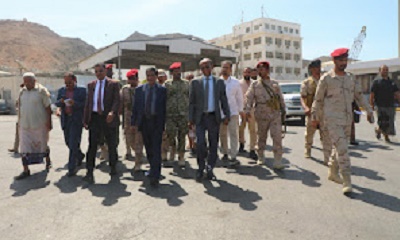 البحسني يدشن نزولاته الميدانية بزيارة تفقدية لميناء المكلا بمؤسسة موانئ البحر العربي