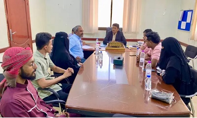 مدير عام المكلا يلتقي كبير مسؤولي البرامج بالمعهد الديمقراطي الأمريكي وعدد من متدربي المعهد