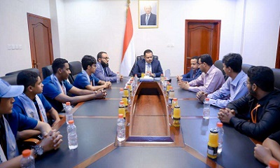 رئيس الوزراء يستقبل بعثة اليمن الحائزة على المركز الأول في البطولة العربية للروبوت والذكاء الاصطناعي