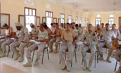 تدشين اختبارات طلاب الدورة التأهيلية الخامسة ضباط بالمدرسة القتالية بالمكلا