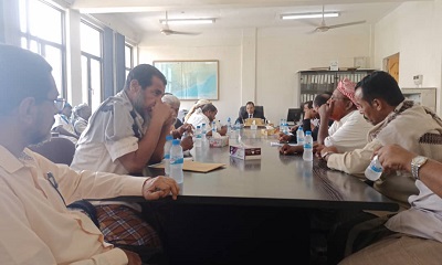 لجنة متابعة مشكلة الجفاف بمديرية غيل باوزير تلتقي بوزير الزراعة وتثمّن دعوته