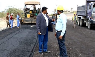 مدير عام المكلا يطلع على سلفتة الشوارع المجاورة للمجسم شبام بالمديرية 