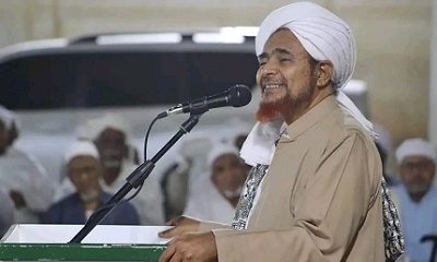 تريم .. دكتور ياباني يدخل الإسلام بسبب أمانة ولد حضرمي وعميد دار المصطفى يروي القصة