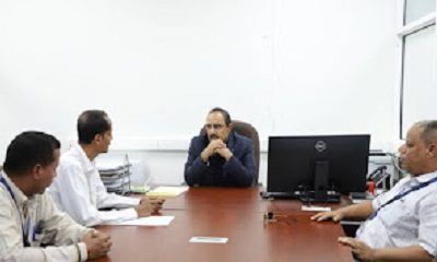 محافظ حضرموت يناقش اوضاع الكهرباء ويتفقد مطار الريان الدولي