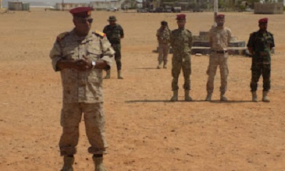قائد لواء الريان بالمنطقه العسكريه الثانيه يلتقى ضباط وأفراد اللواء ويحثهم ان حضرموت رقم صعب يجب الحفاظ عليها وعدم الانجرار خلف الأحزاب والاشاعات