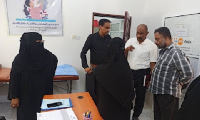 مدير دائرة المنظمات بمكتب الصحة بحضرموت الساحل و مدير مكتب الصحة بغيل باوزير يزورون يطلعون على سير الخدمات الطبية في المركز الصحي بشحير