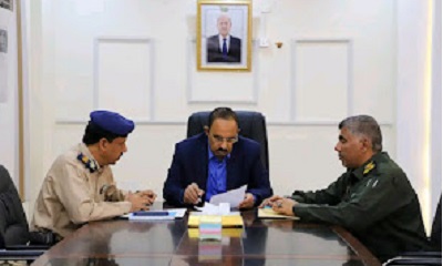 محافظ حضرموت يؤكد دعم السلطة المحلية لاستحداث مركز آلي لاستخراج وثائق الأحوال المدنية بالشحر للتخفيف عن المواطنين