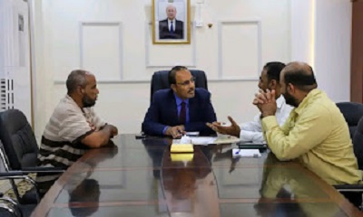 عاجل : محافظ حضرموت يوجه هيئة الشؤون البحرية باتخاذ الاجراءات الفنية للحد من ما تبقى من مازوت على جدران "تشامبيون1" الجانحة مقابل المكلا