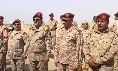 وزير الدفاع يطلع على أوضاع وجاهزية المنطقة العسكرية الثانية بالمكلا