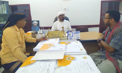 نقابة المهندسين بمحافظة حضرموت تلتقي المدير العام لمديرية شبام وتسلمه الدراسات الهندسية الخاصة بالمشاريع التنموية في المديرية