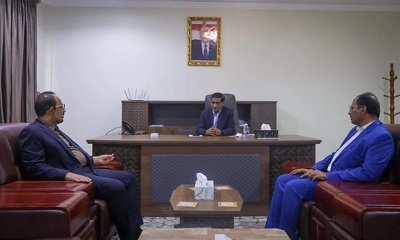 عضو مجلس القيادة الرئاسي البحسني يناقش مع محافظ حضرموت الجوانب الخدمية والاقتصادية والعسكرية والأمنية في المحافظة