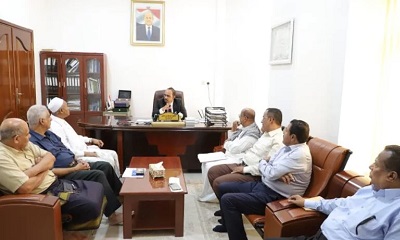 محافظ حضرموت يوجه بالتسريع بالاجراءات الإدارية والعملية لتخديم المنطقة الصناعية بالشحر بمساحة 8 كيلومترمربع