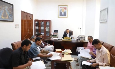 لجنة المناقصات الرئيسة بحضرموت تُقر استكمال مبنى إدارة الجوازات وإعادة تأهيل كاسر الامواج البحري بكورنيش المحضار