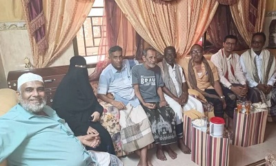 المدير العام لإذاعة المكلا والوفد المرافق له يطمئنون على صحة زميلهم الكادر عبدالرحمن سهيل