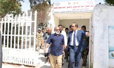 المحافظ بن ماضي يوجه بمشروعٍ عام لتحسين الخدمات بهيئة ابن سيناء ويؤكد توجيه الاهتمام للقطاع الصحي