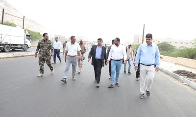محافظ حضرموت يتفقدًا مسارًا جديدًا لتخفيف الازدحام بالمكلا وأعمال التحسين بشارع الستين