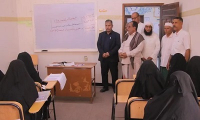 الوكيل العامري يدشن العام الدراسي الجديد بصفوف محو الامية وتعليم الكبار بوادي وصحراء حضرموت