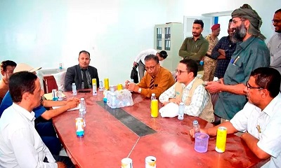التوقيع على محضر استلام مبنى طوارئ العامة بهيئة مستشفى سيئون العام بعد إعادة تأهيله