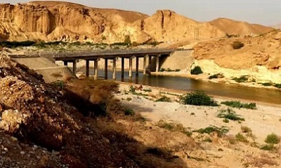 الأجهزة الأمنية بمديرية حجر تنقذ و تساعد المواطنين جراء السيول و الأمطار الغزيرة