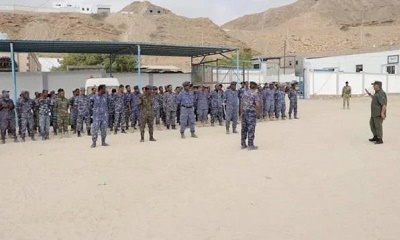 العميد المنهالي يشدد على ضرورة التزام الوحدات الأمنية بخطة انتشار الدوريات في المكلا