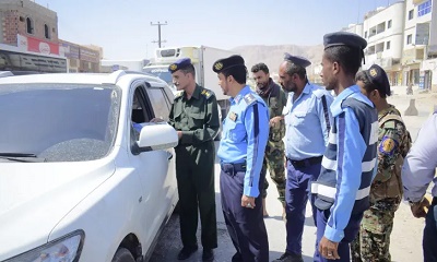 إدارة الأمن بوادي حضرموت تدشن الحملة المرورية الشاملة لضبط المركبات والدراجات النارية الغير مرقمه 