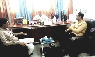 عميد كلية التربية البدنية بسيئون يزور مقر مؤسسة الوسط للتنمية ومعهد همة للتدريب والاستشارات
