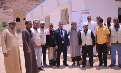 الوكيل العامري يُسلّم عدد من الأجهزة ويطلع على المشاريع المعتمدة في قطاع التربية والتعليم والصحة والمياه بمنطقة تاربة بمديرية سيئون