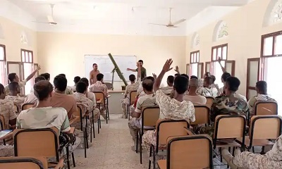 تدشين الدورة التدريبية الأولى لسلاح الهاون بمدرسة التدريب القتالي بالمنطقة العسكرية الثانية