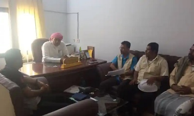 المدير العام السماحي يستقبل منسق مشروع المساعدات الغذائية مقابل استعادة الأصول وموظف الرقابة على المشروع من شركة اي بكس