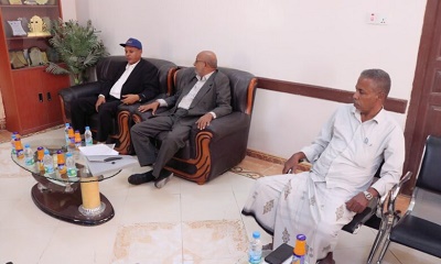 مدير عام سيئون يلتقي لجنة وزارة الإدارة المحلية ويطلعهم على مستوى العمل الإداري بالمديرية