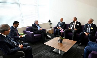 رئيس مجلس القيادة الرئاسي يلتقي وكيل الامين العام للامم المتحدة للشؤون الانسانية