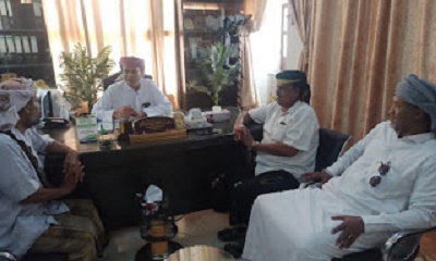 رئيس تنفيذية لقاء حضرموت العام ( حرو ) بمديرية سيئون يلتقي مدير عام مديرية سيئون ويناقش معه احتياجات المديرية