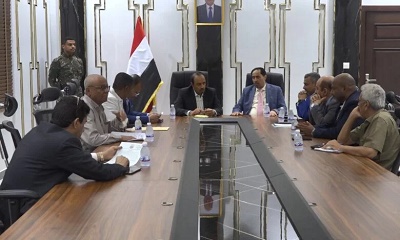 اجتماع برئاسة محافظ حضرموت ووزير الشباب والرياضة يقف أمام سبل تفعيل النشاط الرياضي والمدرسي والاهتمام بالجوانب الابداعية