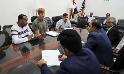 محافظ حضرموت يبحث مع مسئول الشؤون المدنية بالولايات المتحدة جهود التنسيق لتعزيز الأمن ومكافحة الأرهاب