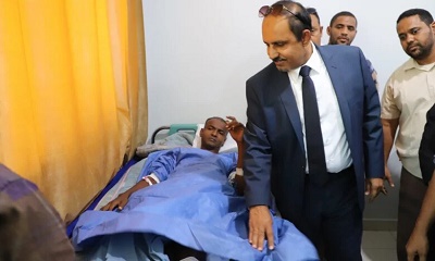 محافظ حضرموت يشيد بتفاني قوات الامن والجيش ويطمئن على صحة جريح عملية “ميزان العدل”