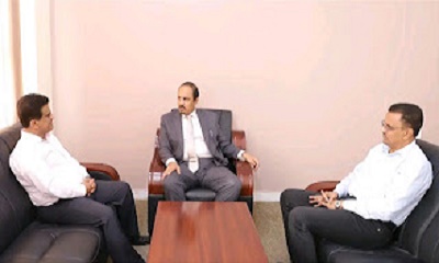محافظ حضرموت ووزير النفط والمعادن يبحثان جوانب تعزيز الاستقرار التمويني للمشتقات النفطية والغاز المنزلي