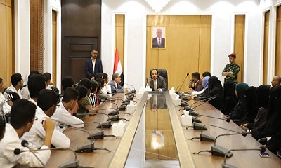 المحافظ بن ماضي يلتقي طلاب المنحة العلمية المقدمة من دولة الامارات الدارسين بكلية الطب بجامعة حضرموت