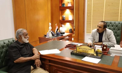 محافظ حضرموت يبحث أوضاع مركز الكلى وسبل الارتقاء بالخدمات المقدمة للمرضى