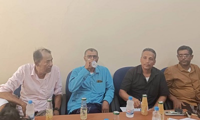 إجراء عملية الإستلام والتسليم بين المدير الخلف والسلف في تربية مدينة المكلا
