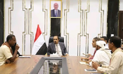 المحافظ بن ماضي يبحث جوانب تعزيز صوت إذاعة المكلا واتساع رقعة بثها وتفعيل دورها في مساندة جهود تعزيز الأمن والتنمية